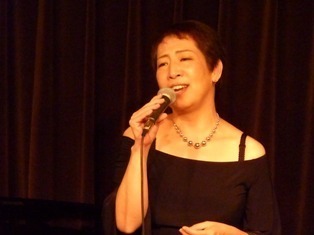 井上利可子.jpg