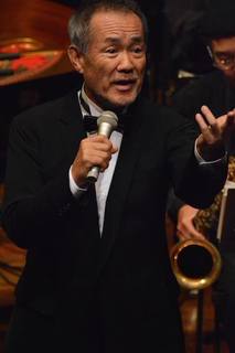 伊藤晴夫 タキシード.jpg